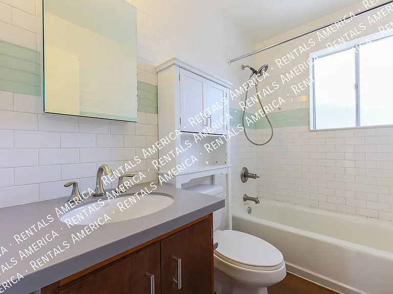 4202 N 38th St #8 — Photo 13
