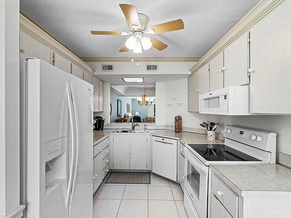 5th image of 23345 Carolwood Ln