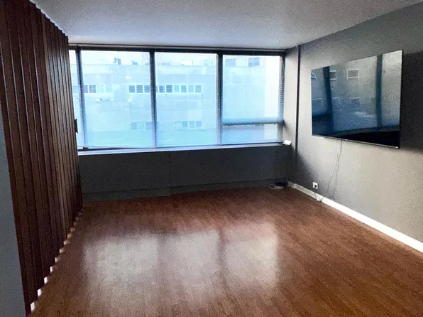 2800 N Lake Shore Dr, Chicago, IL