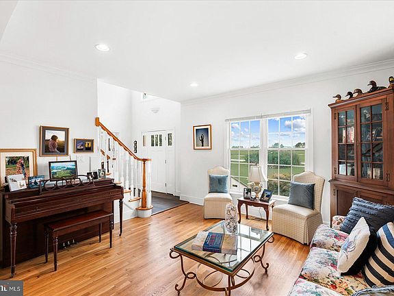 5th image of 129 Coopers Point Ln