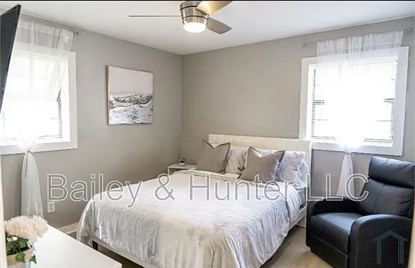 4 bed, 2100 sqft, $2,400 — Photo 3