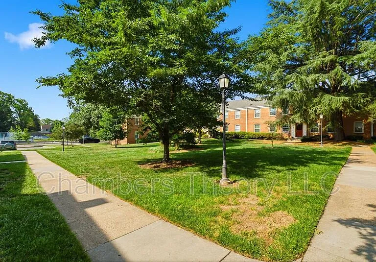 2603 Arlington Blvd #102 — Photo 3