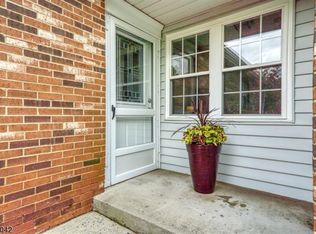 9 Lexington Ct, Chatham, NJ 07928