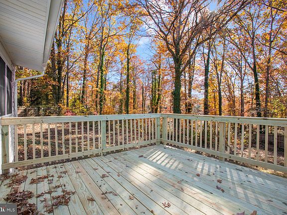 5th image of 1009 Wythe Ct