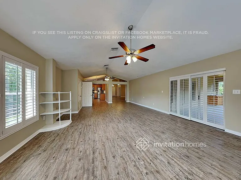 228 Churchill Dr — Photo 5