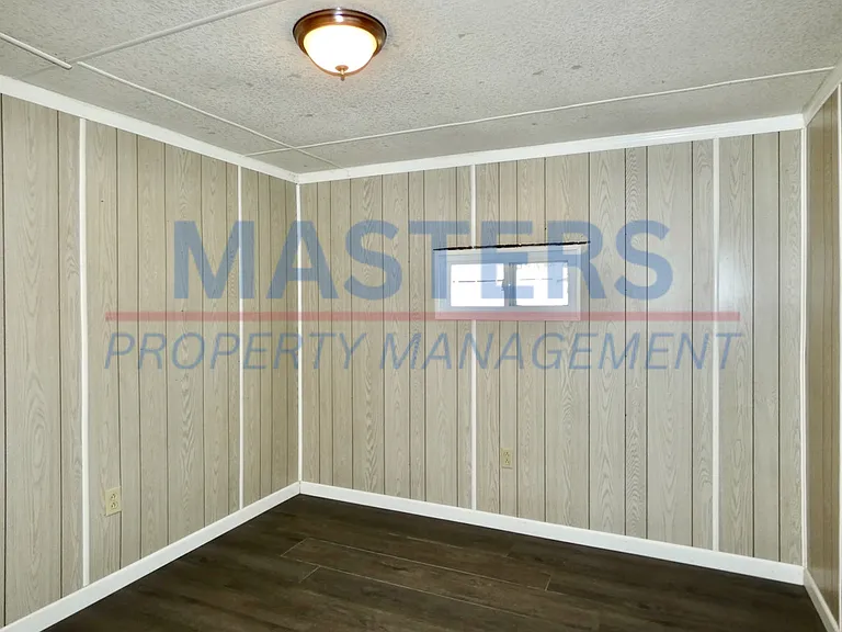 10635 Ford Rd — Photo 11