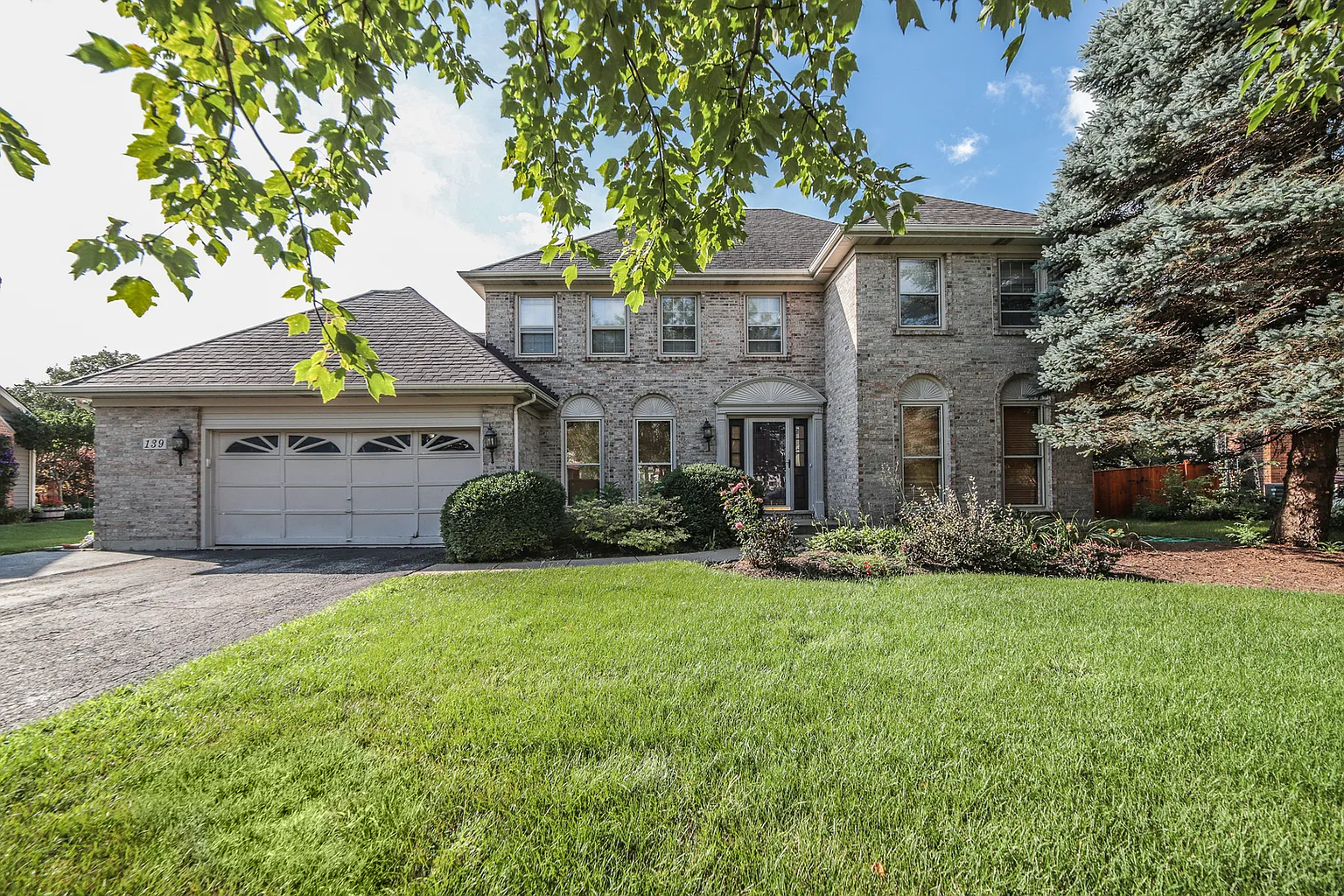 139 Nottingham Dr photo 1