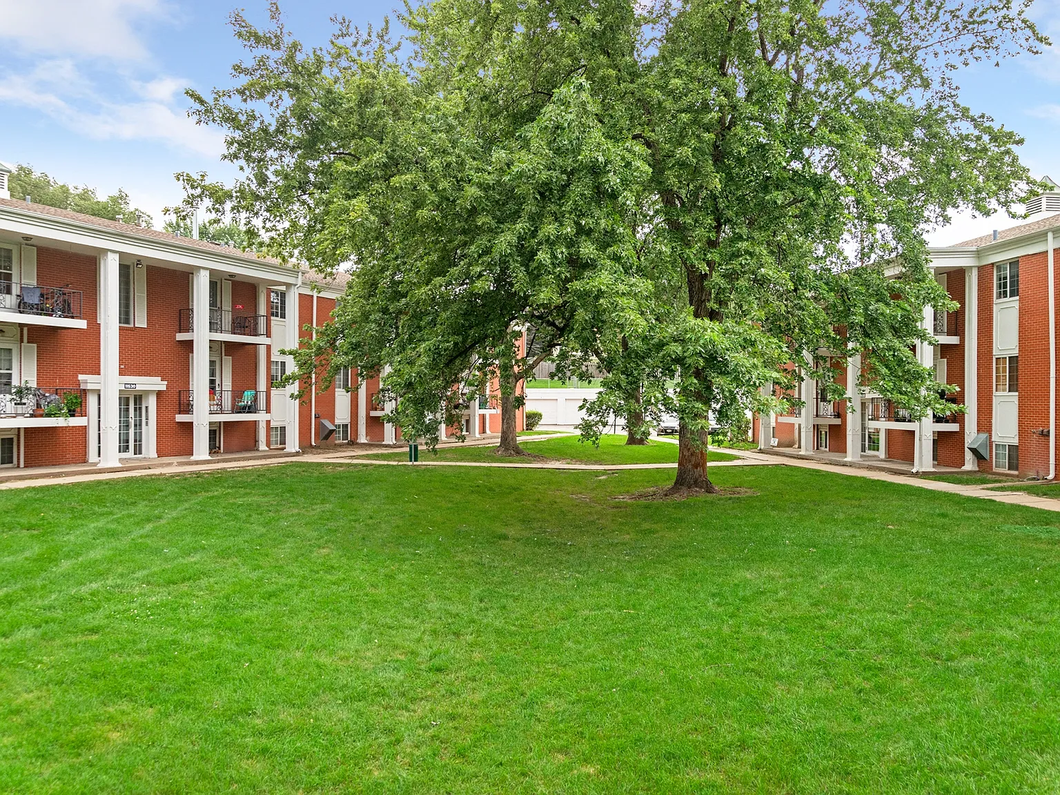 Westwood Apartments — Photo 4