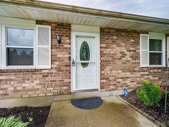 4th image of 1324 Algonquin Dr