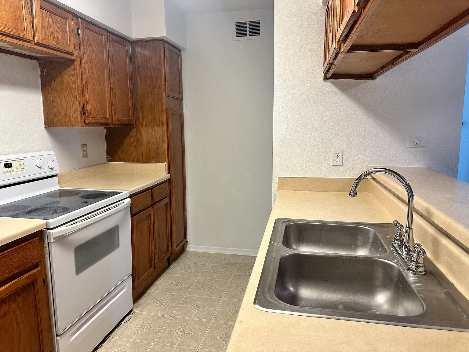 1 bed, 615 sqft, $900 — Photo 4