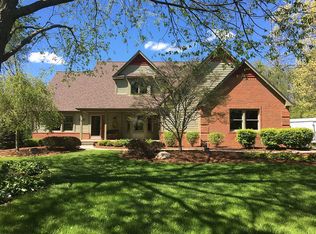 3800 Winterwood Dr, Howell, MI 48843