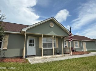 210 Zachary Ln, Hubert, NC 28539