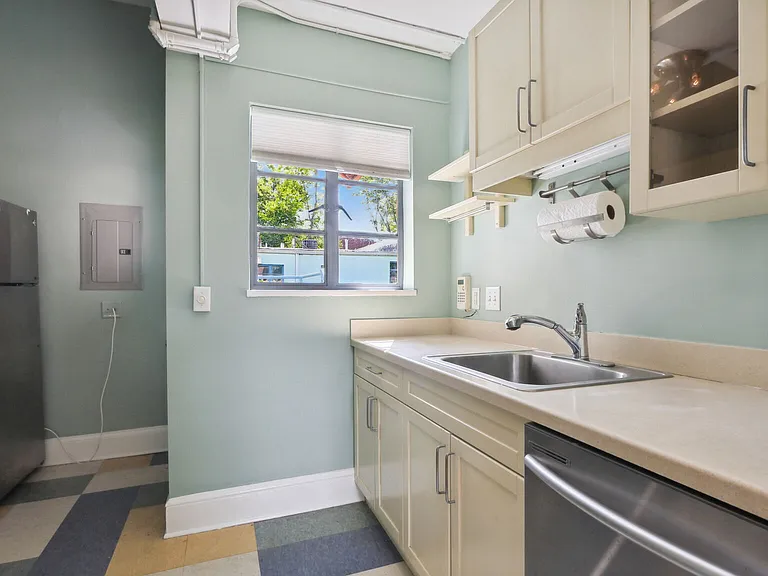 589 Auburn Ave NE #B — Photo 7
