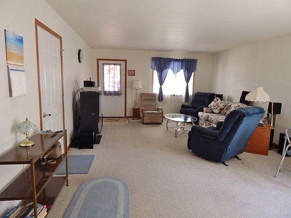 5th image of 898 Tower Dr