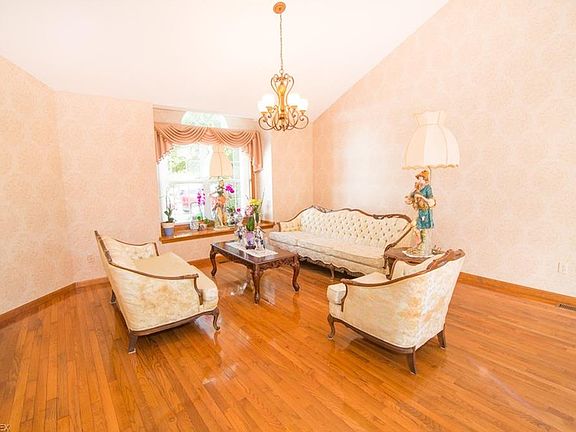 5th image of 29833 Yorktown Dr #58