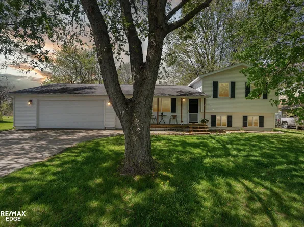 2537 Julie Dr, Columbiaville, MI 48421