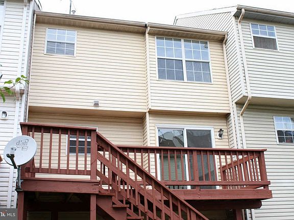 4th image of 204 Barrows Ct