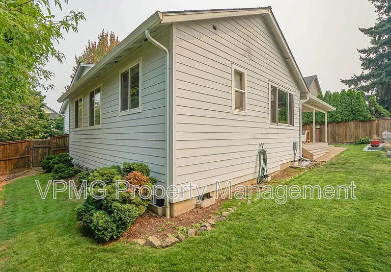 1204 NE 89th Ave — Photo 40