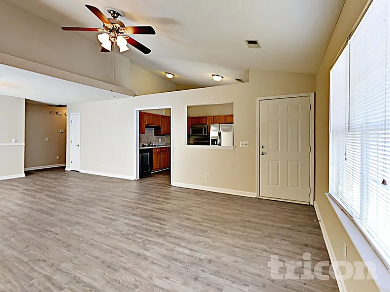 1310 May Oak Cir — Photo 5