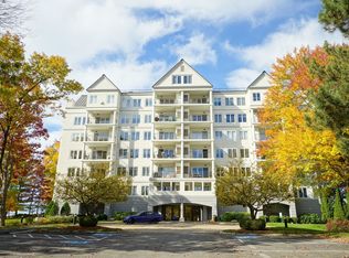 12 Mountain Laurels Dr APT 107, Nashua, NH 03062