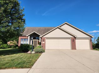 8401 Backwater Dr, Fort Wayne, IN 46818