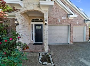 2627 Lakeforest Ct, Dallas, TX 75214