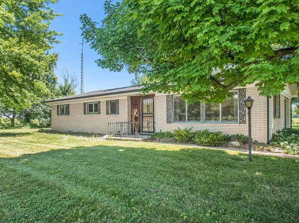 10283 Red Bud Trl, Berrien Springs, MI 49103