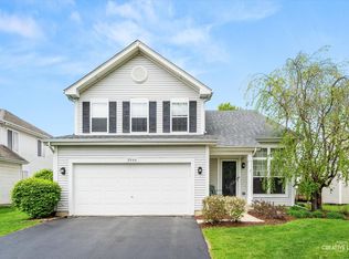 2844 Bluewater Cir, Naperville, IL 60564