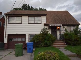 782 Robbins St, Perth Amboy, NJ 08861