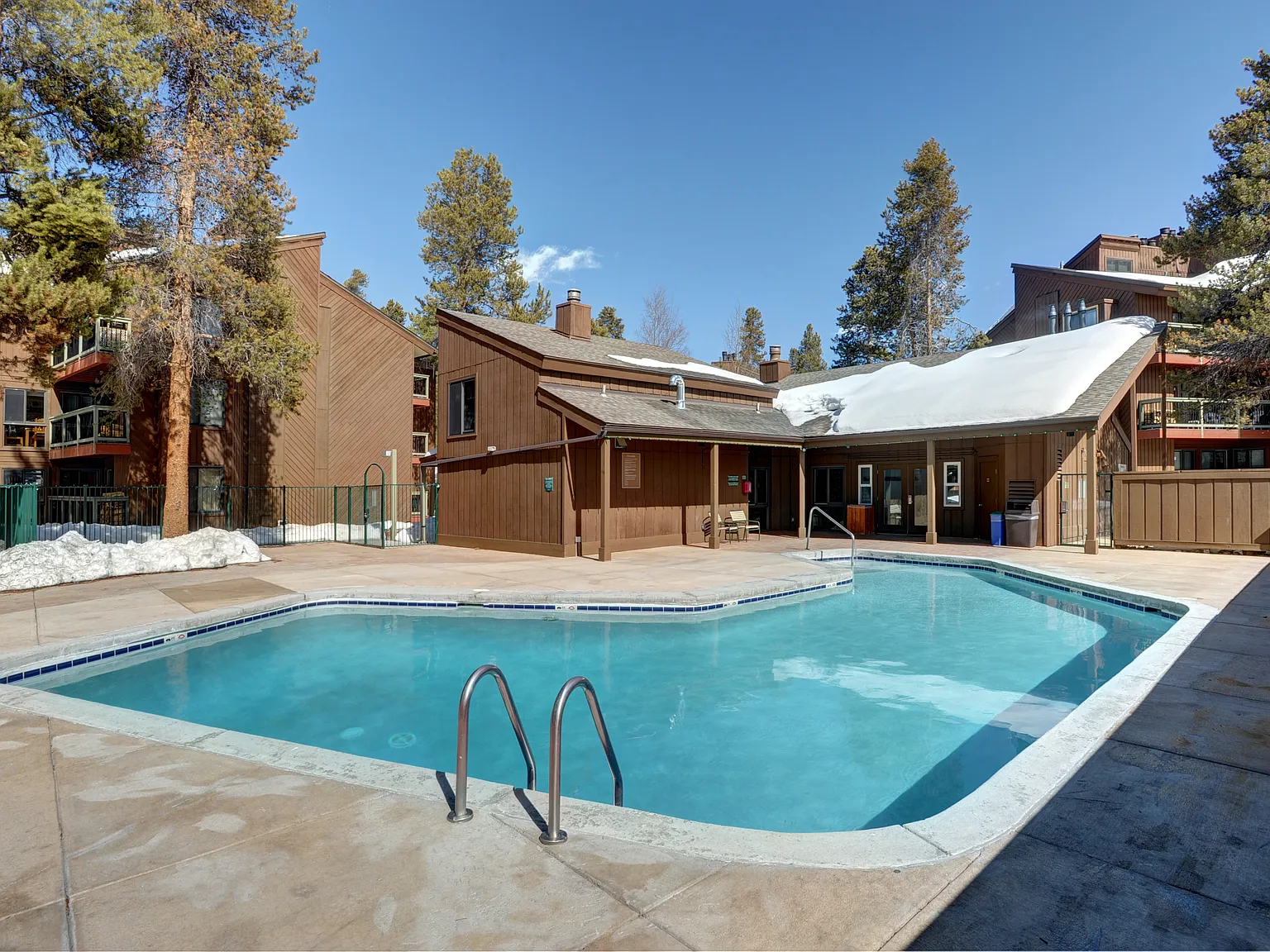 2 bed, 1.5 bath, 718 sqft, $2,600 — Photo 3