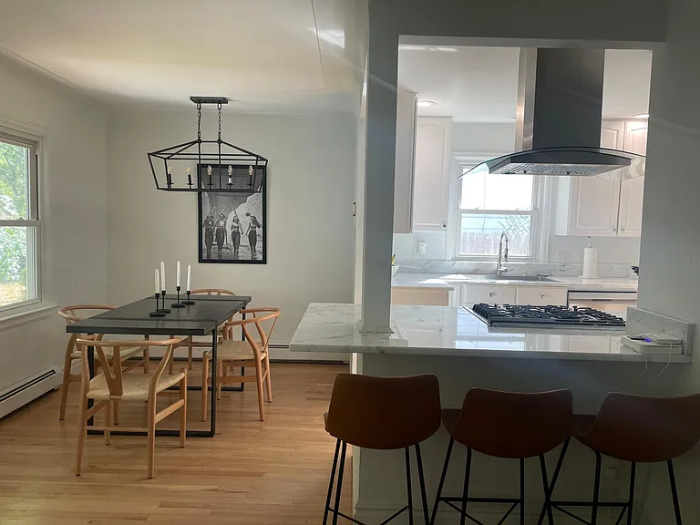 2421 S High St — Photo 9