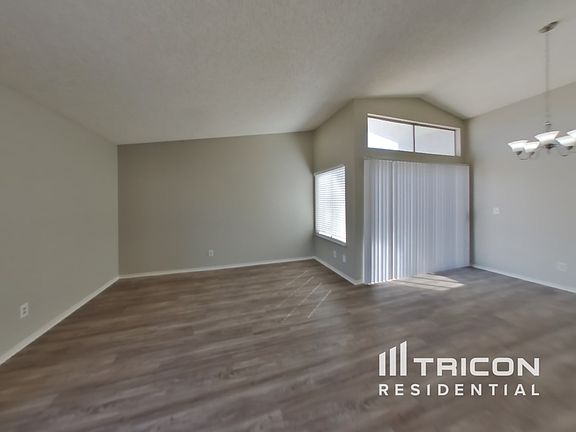 5th image of 1684 Linn Ln