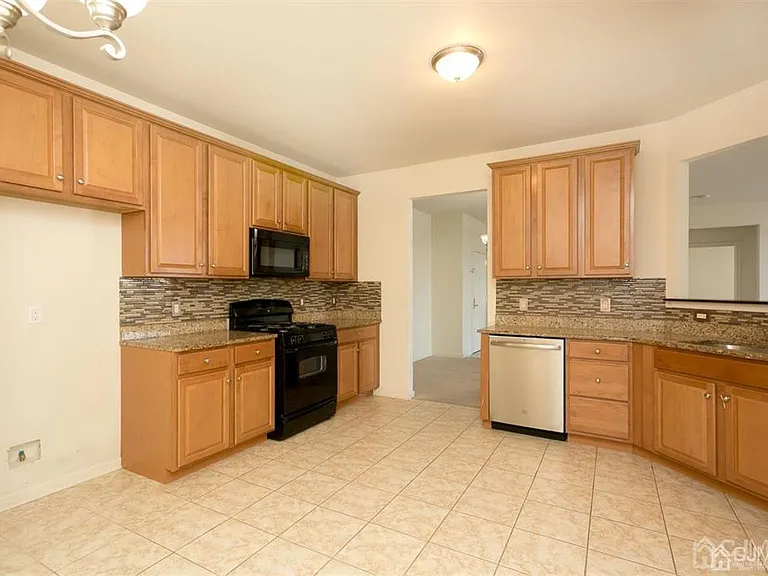 2224 Edward Stec Blvd — Photo 9