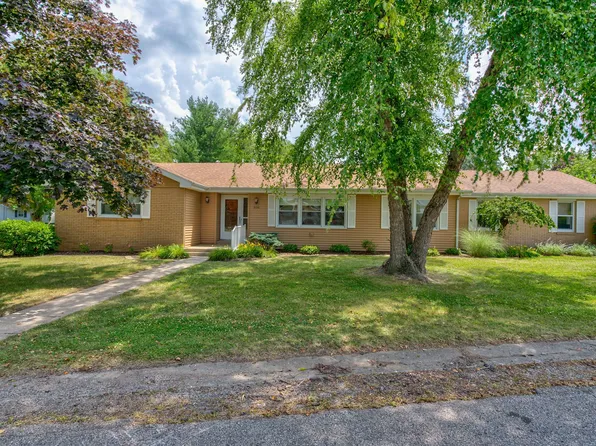 606 Dogwood Dr, Arcola, IL 61910