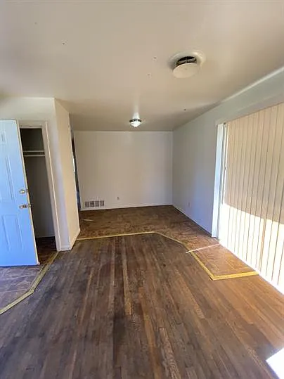 1002 Pine Dr — Photo 2