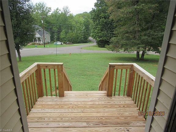4th image of 1721 Valley Brook Rd