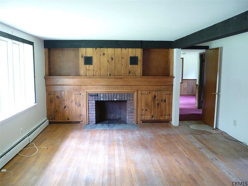 4th image of 104 TREVET Road
