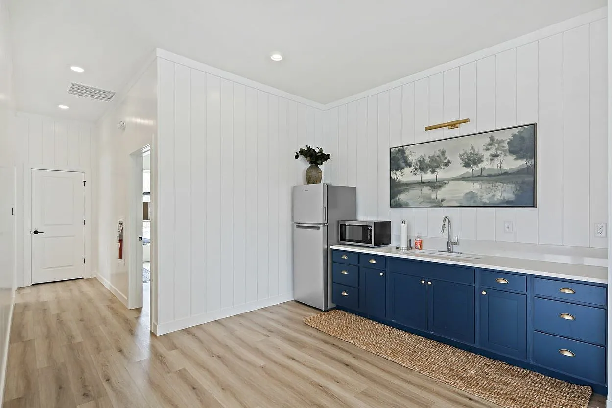 Emerson Flats — Photo 4