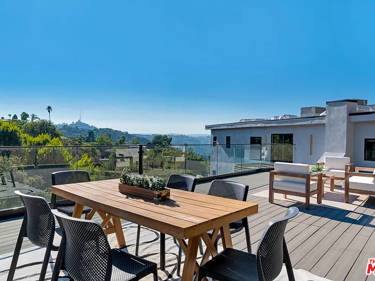 7966 Mulholland Dr — Photo 40