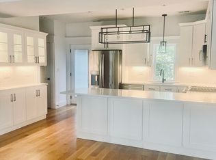 12 Mason St #3, Salem, MA 01970