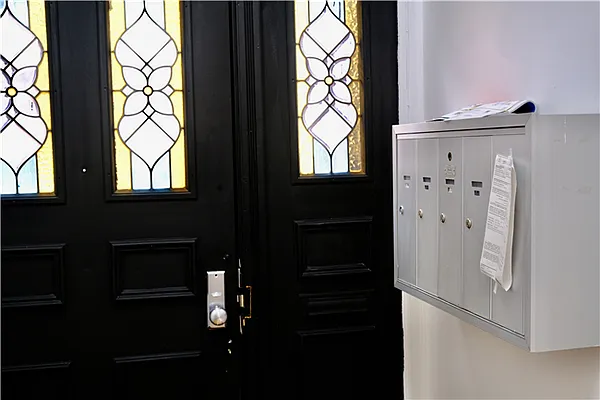 Rented by 18 REALTY | media 22