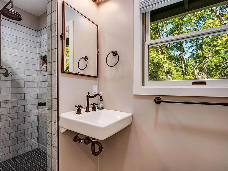 850 Conn Valley Rd — Photo 11