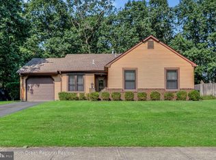 520 Leawood Ave, Toms River, NJ 08755