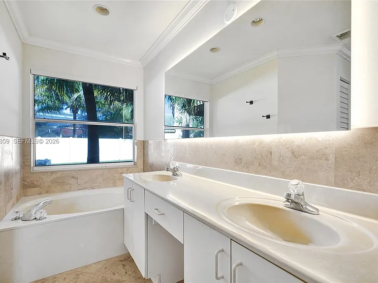658 Stanton Dr — Photo 39