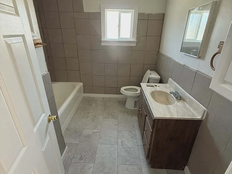 824 E Merced St — Photo 8