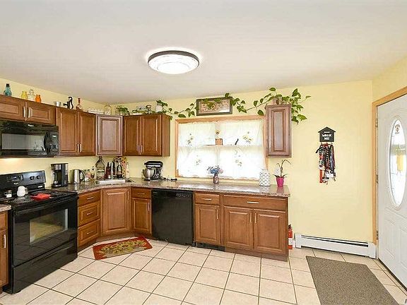 5th image of 149 Sunrise Ln
