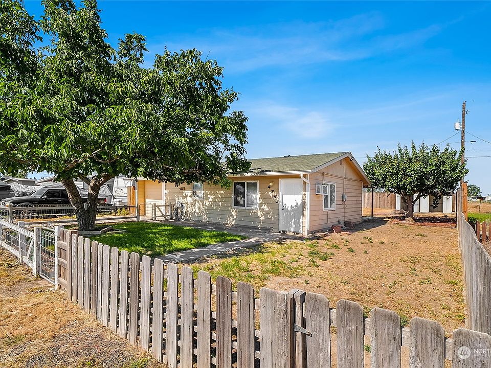 1st image of 4252 Lincoln Drive NE