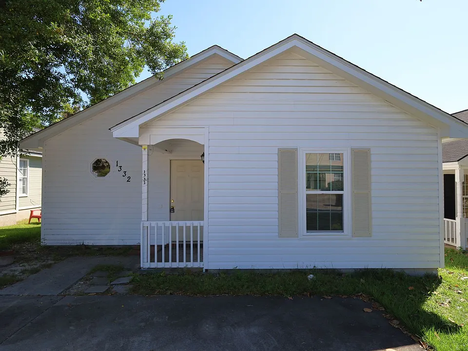 1332 Edgewood Dr