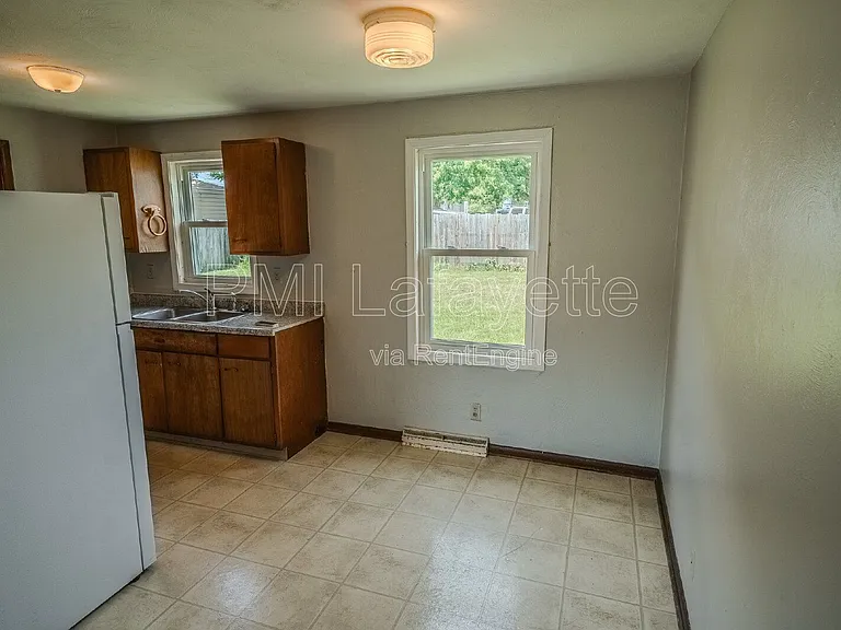 442 Lamplighter Ln — Photo 15