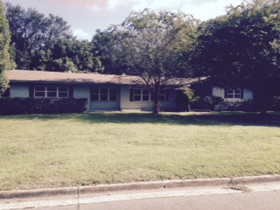 2nd image of 2911 Wildwood Dr